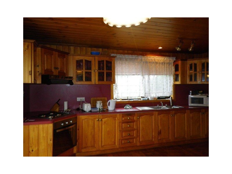 83 South Road, Penguin TAS 7316