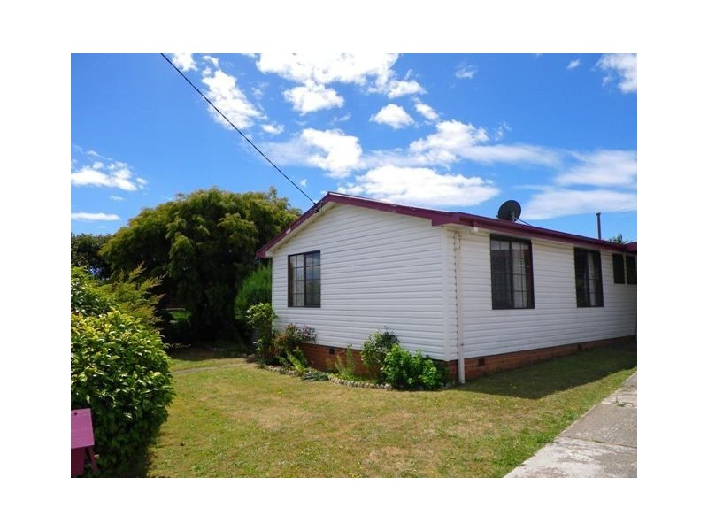 83 South Road, Penguin TAS 7316