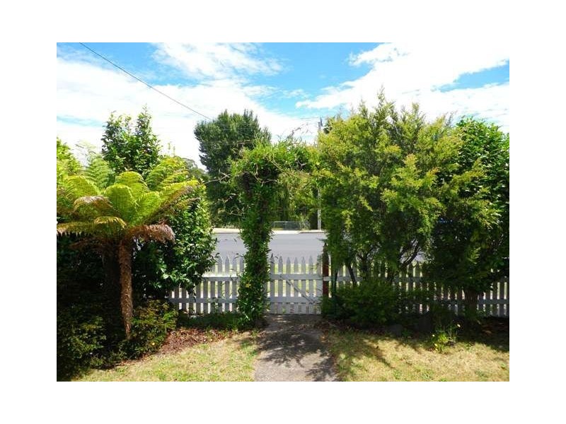 83 South Road, Penguin TAS 7316