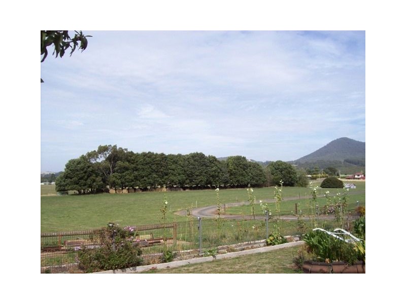 90 Pine Road, Penguin TAS 7316