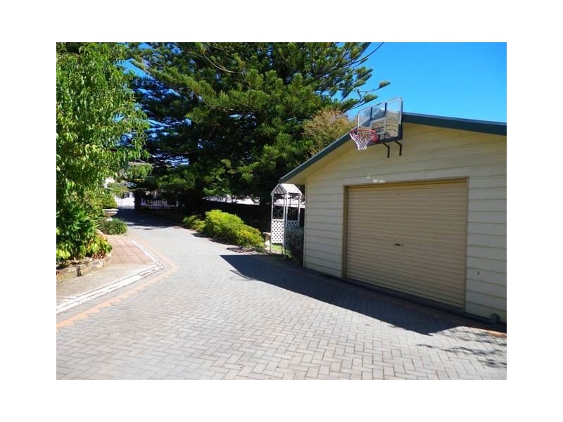 25 Main Road, Penguin TAS 7316