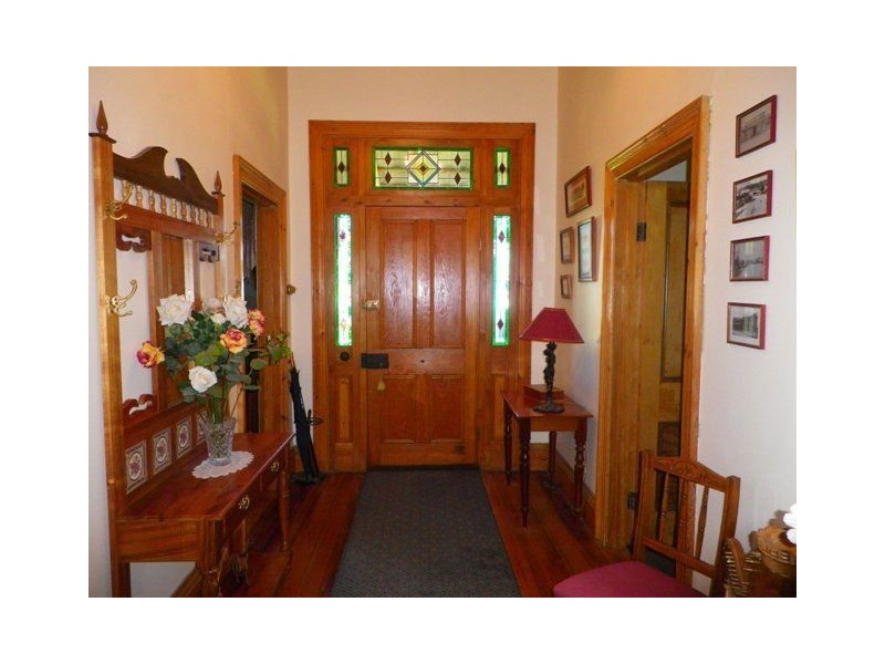 25 Main Road, Penguin TAS 7316