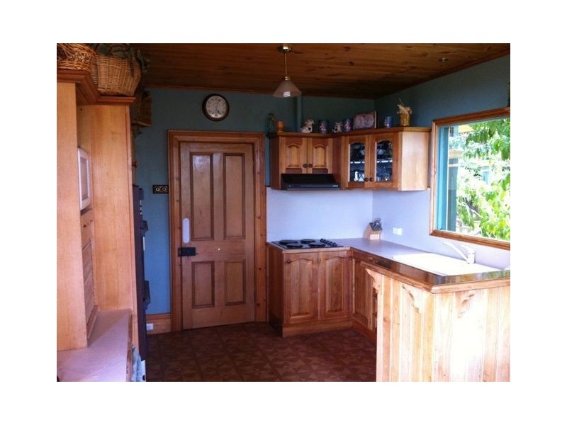 25 Main Road, Penguin TAS 7316
