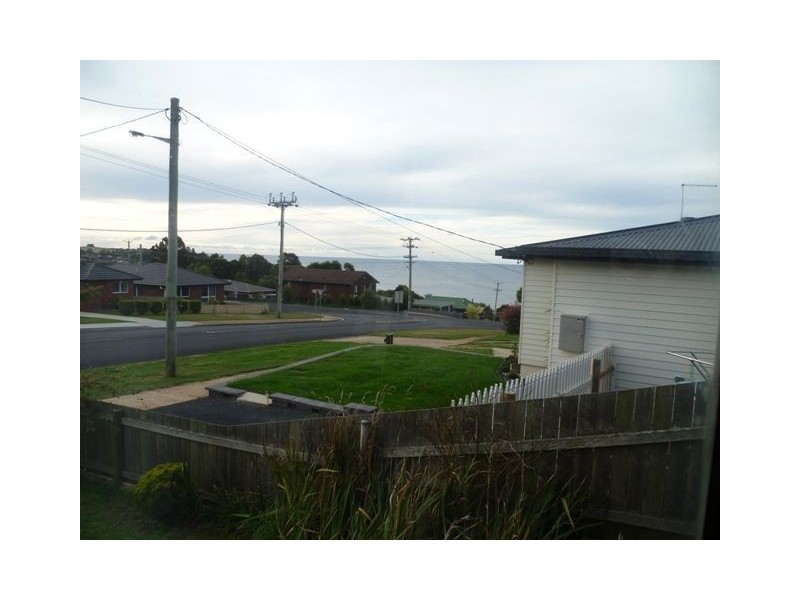 71 South Road, Penguin TAS 7316