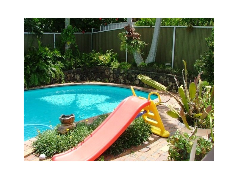 9 Conrad Court, Nambour QLD 4560