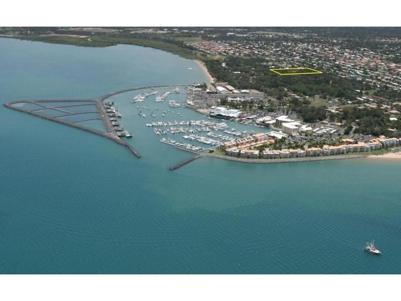 112 Pulgul St, Urangan QLD 4655