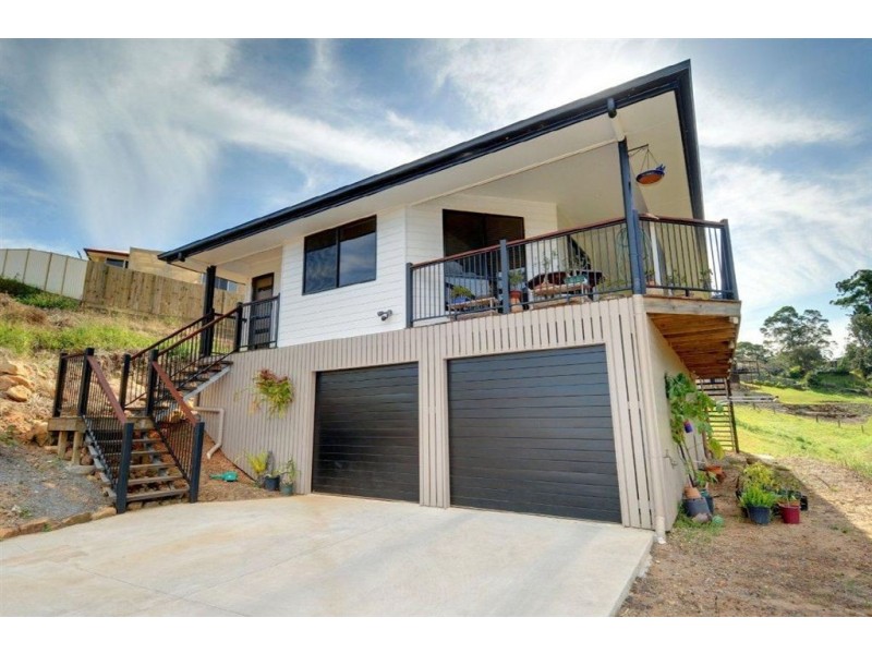 17 Longview Place, Woombye QLD 4559