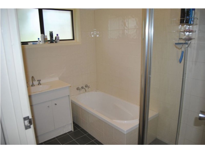 16 Elizabeth Way, Nambour QLD 4560