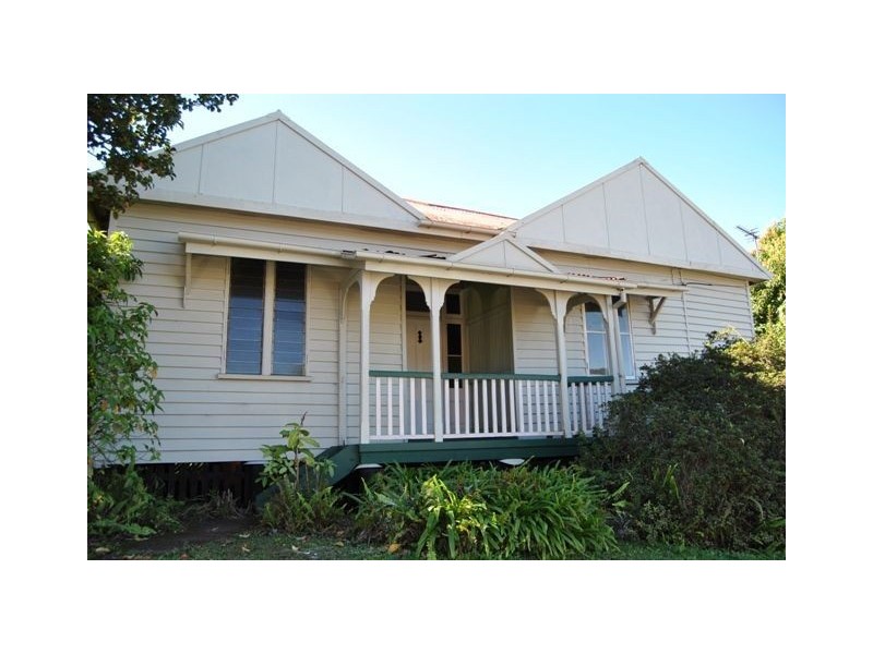 17 Maud st, Nambour QLD 4560