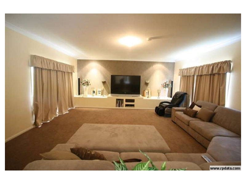 1 Horseshoe Crescent, New Beith QLD 4124