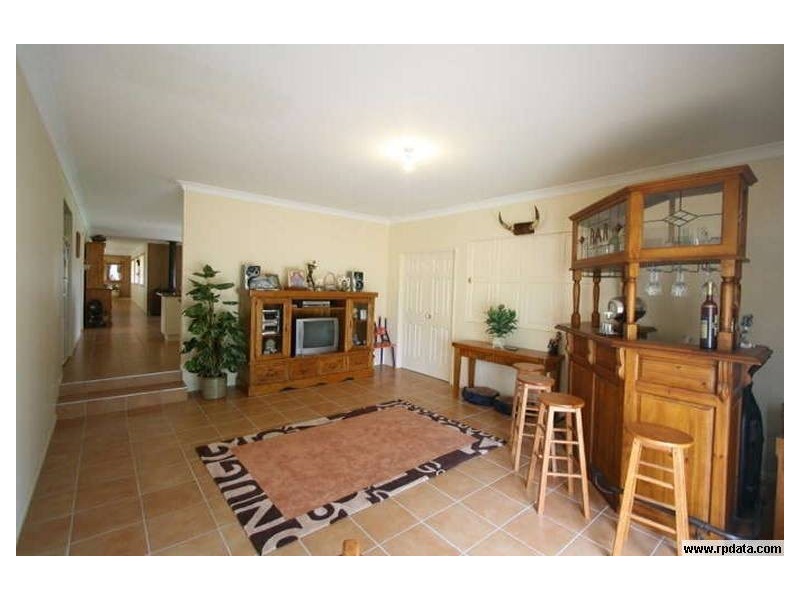 1 Horseshoe Crescent, New Beith QLD 4124