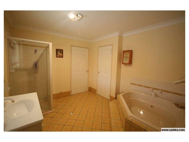 1 Horseshoe Crescent, New Beith QLD 4124