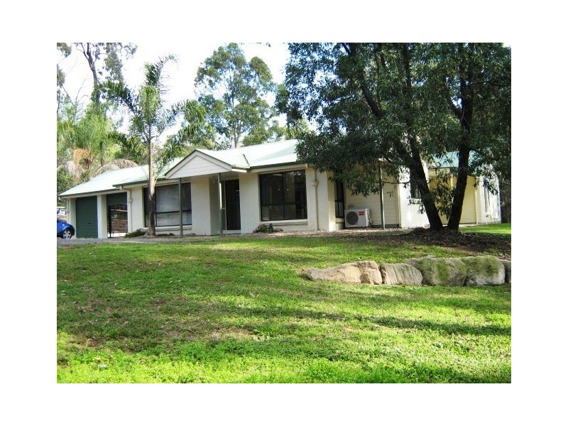 15 Wallaroo Court, Greenbank QLD 4124
