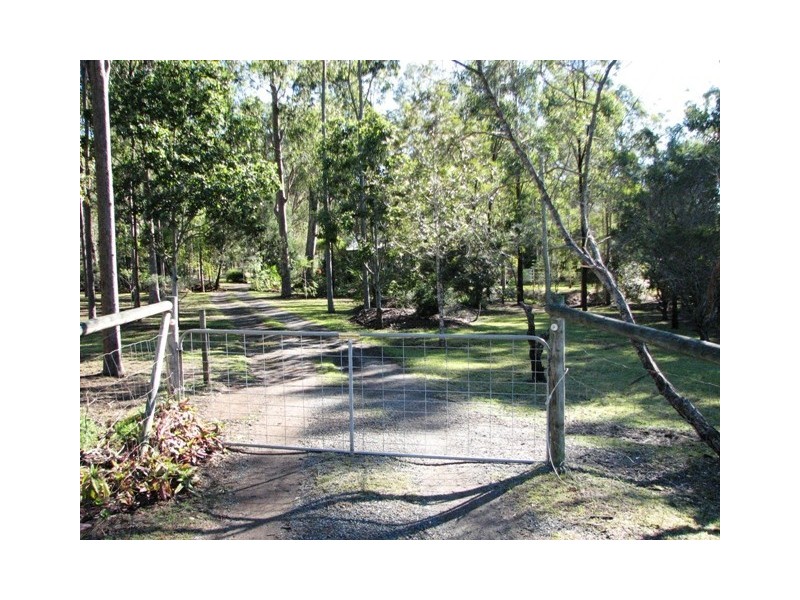 15 Arthy Drive, Cedar Grove QLD 4285