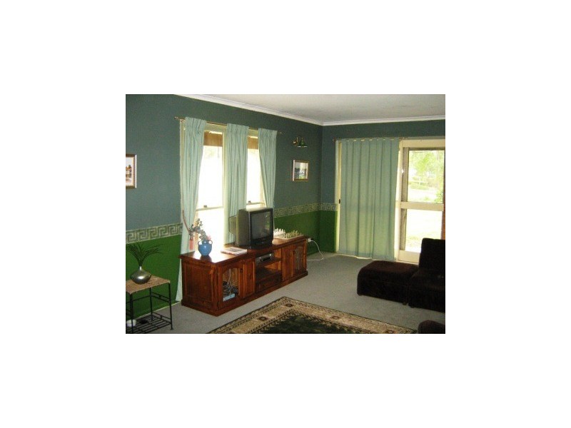 570 Middle Road, Greenbank QLD 4124