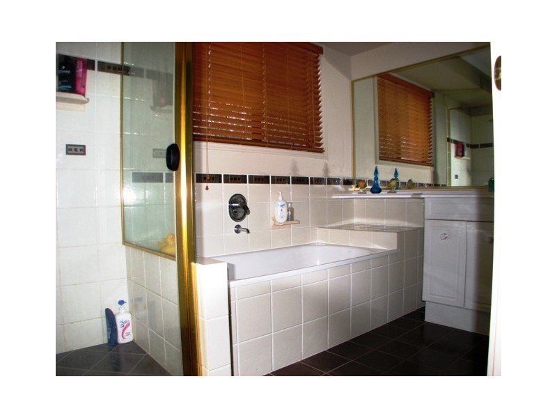 2 Dorset Close, Greenbank QLD 4124