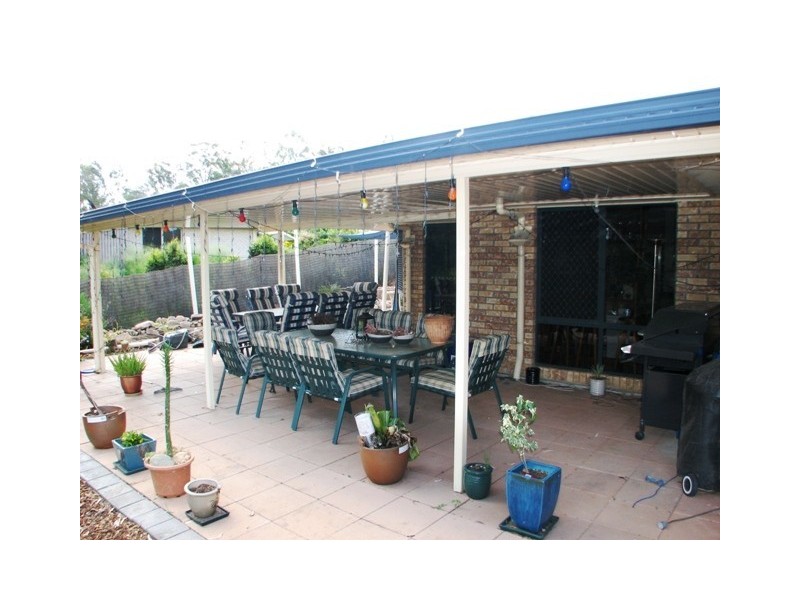 2 Dorset Close, Greenbank QLD 4124