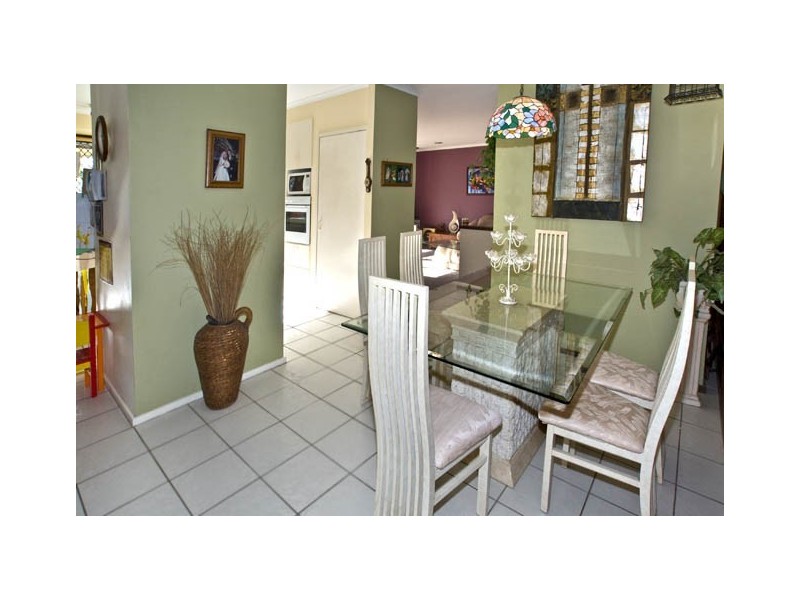 6 Vista Court, Scarborough QLD 4020