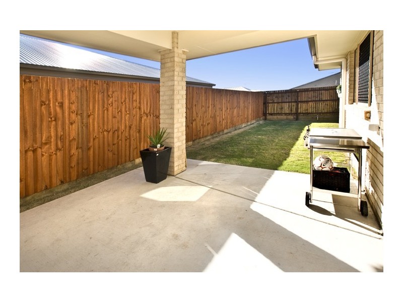 5 Caitlin Court, Rothwell QLD 4022