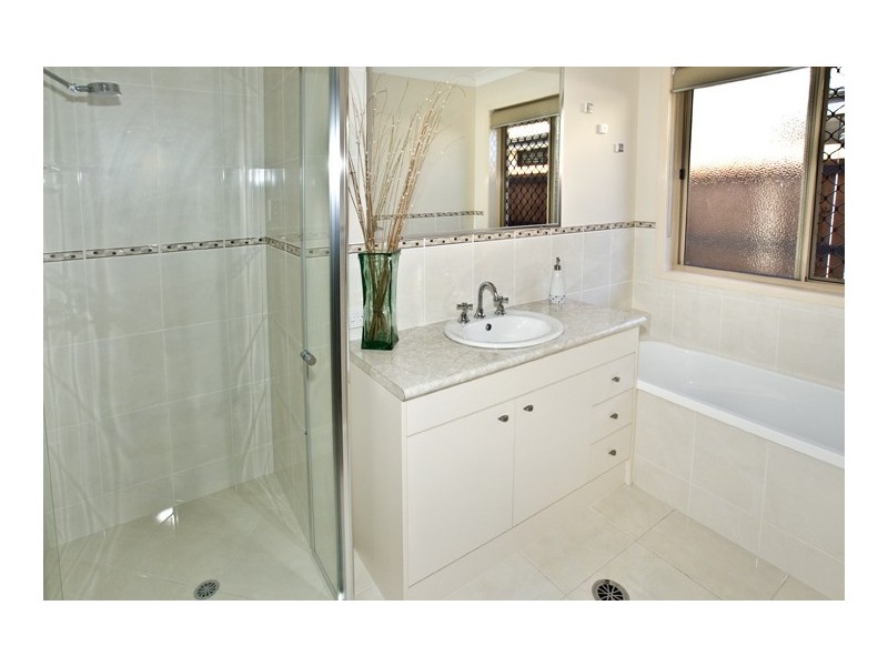 5 Caitlin Court, Rothwell QLD 4022