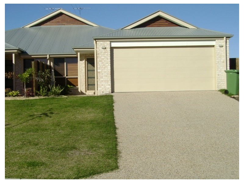 2/4 Olivine Court, Rothwell QLD 4022