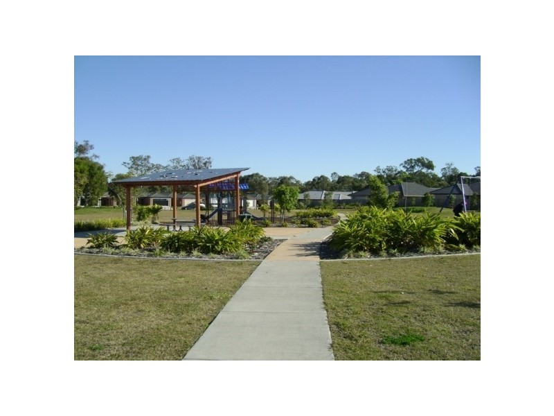 2/4 Olivine Court, Rothwell QLD 4022