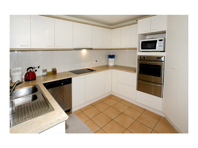 16 Walsh Street, Redcliffe QLD 4020