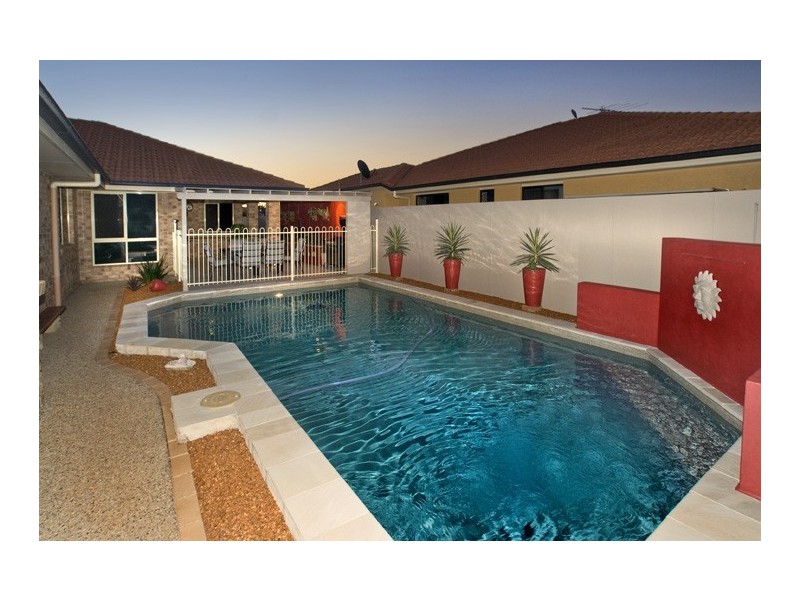 16 Walsh Street, Redcliffe QLD 4020