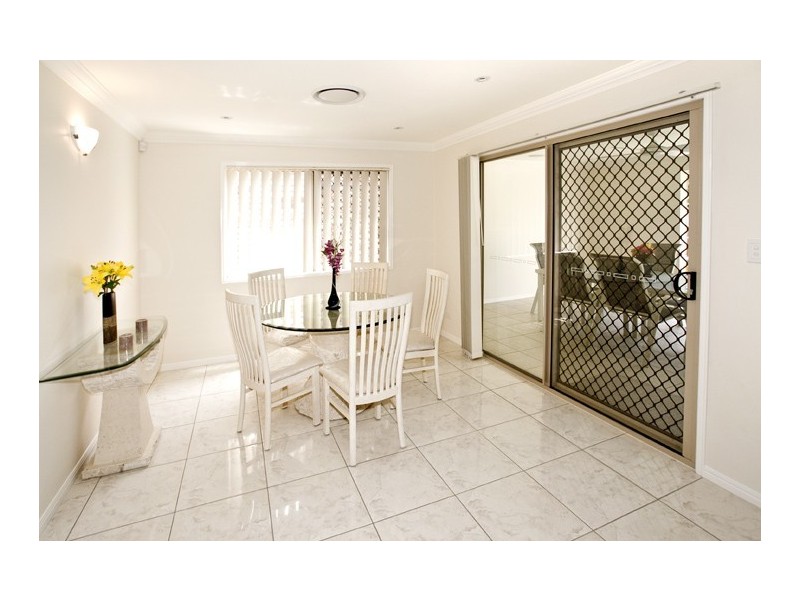 8 Robert Close, Redcliffe QLD 4020