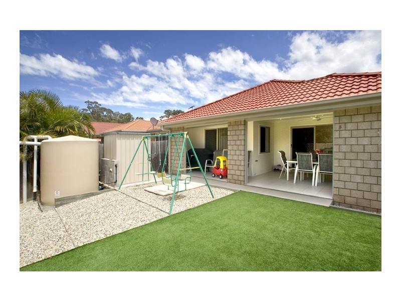 8 Robert Close, Redcliffe QLD 4020