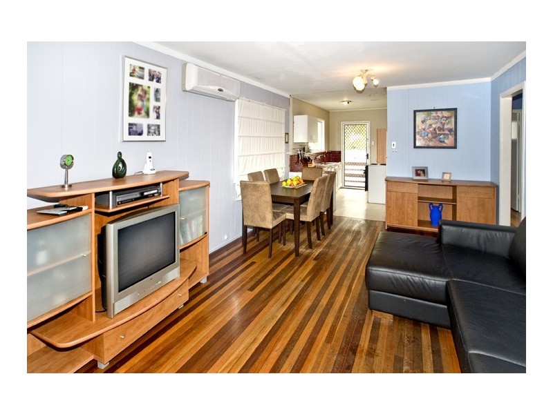 5 Grace Street, Scarborough QLD 4020