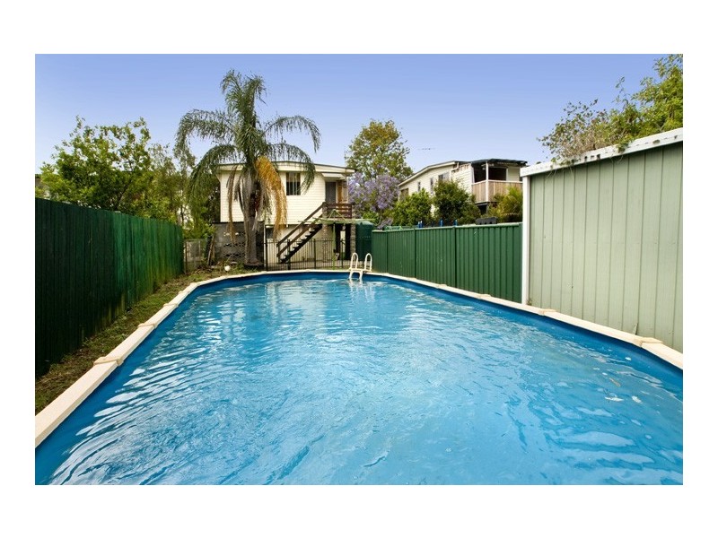 5 Grace Street, Scarborough QLD 4020