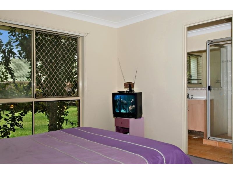 16 Cairns Crescent, Deception Bay QLD 4508