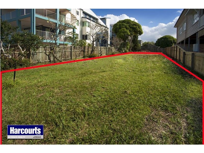 57 Landsborough Avenue, Scarborough QLD 4020