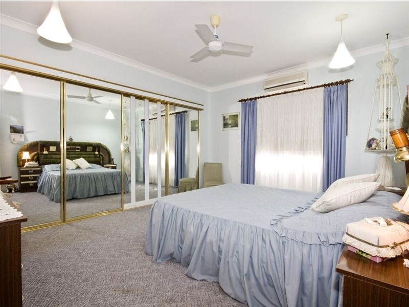 8 Bailey Road, Deception Bay QLD 4508