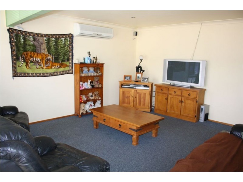 5 Thompson Street, Deception Bay QLD 4508