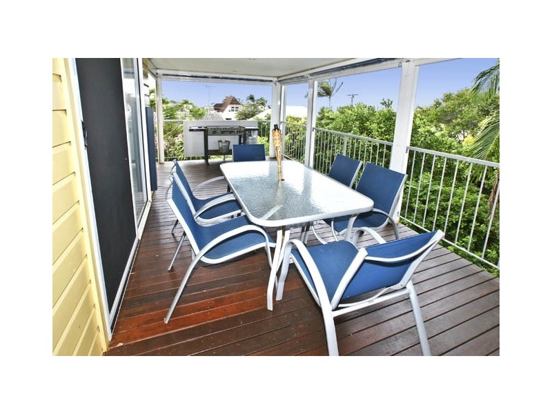 10 Alexander Street, Scarborough QLD 4020