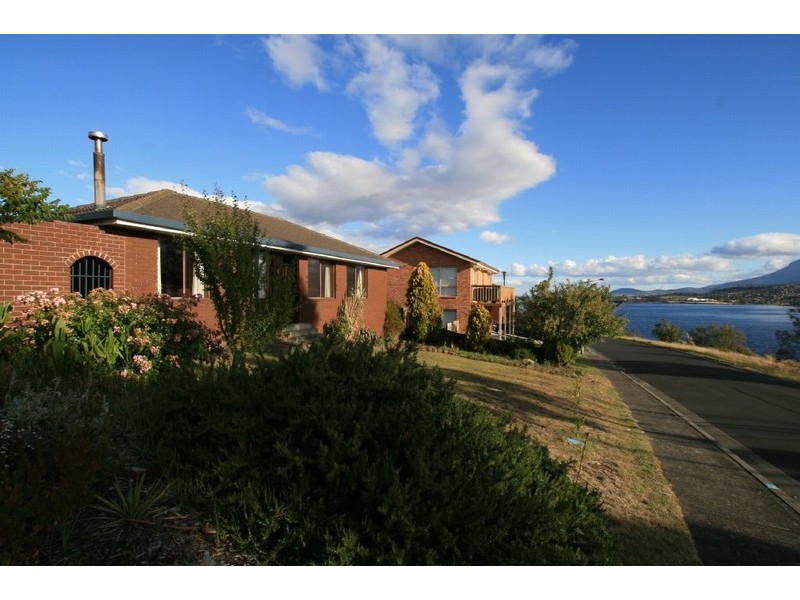 8 Barton Crescent, Bridgewater TAS 7030