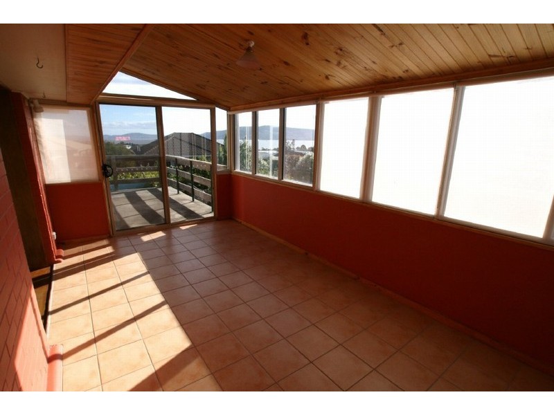 9 Somers Way, Howrah TAS 7018