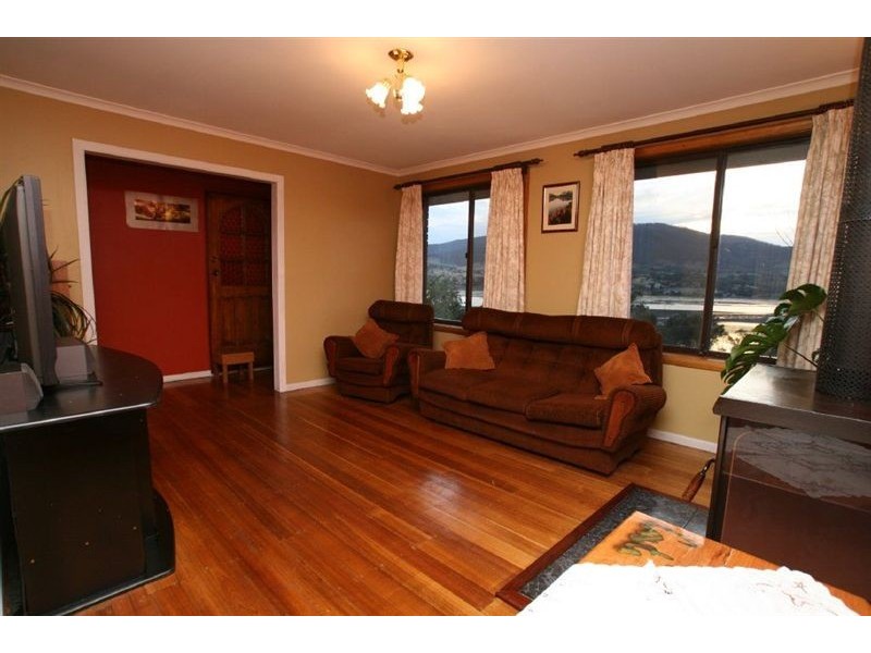 8 Barton Crescent, Bridgewater TAS 7030