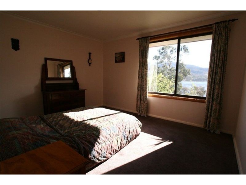 8 Barton Crescent, Bridgewater TAS 7030