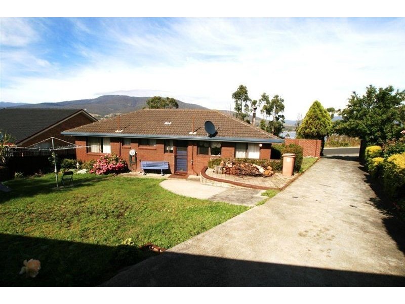 8 Barton Crescent, Bridgewater TAS 7030