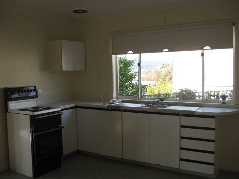102 Gepp Parade, Derwent Park TAS 7009