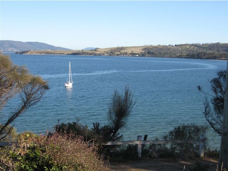 19 Jetty Road, South Arm TAS 7022