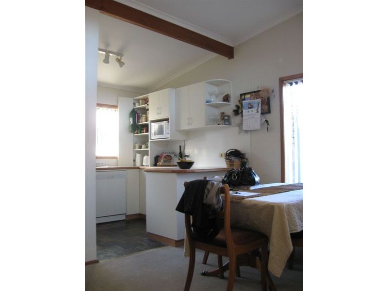 8/84 Malunna Road, Lindisfarne TAS 7015