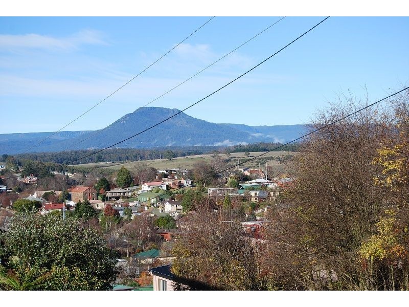 9 Blake Street, Deloraine TAS 7304