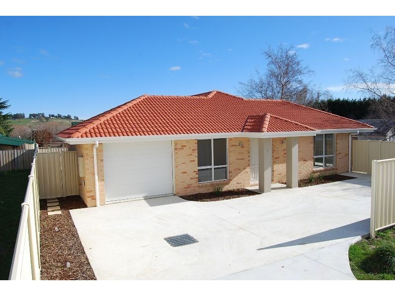 1/3-5 Quamby Street, Westbury TAS 7303