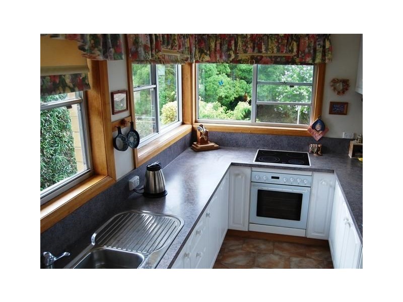 10 Winter Street, Deloraine TAS 7304