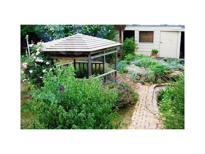 10 Winter Street, Deloraine TAS 7304