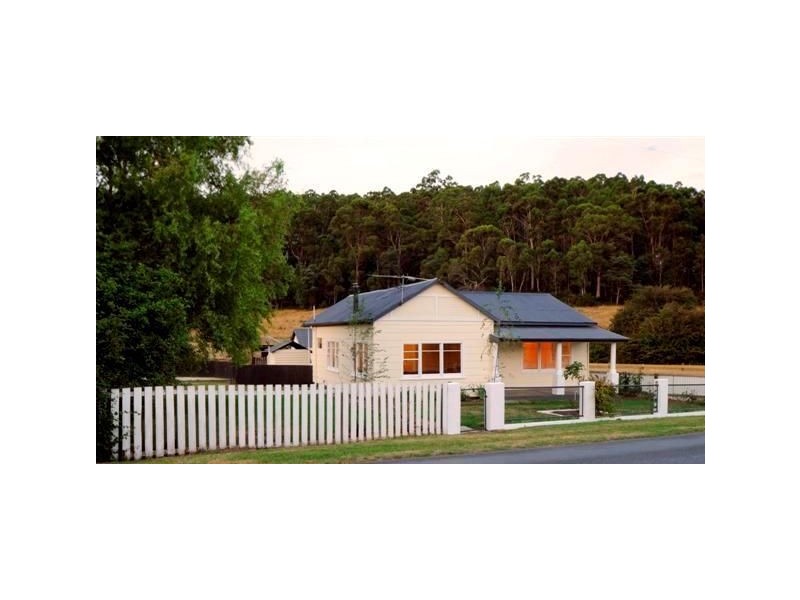 2 Pioneer Drive, Mole Creek TAS 7304